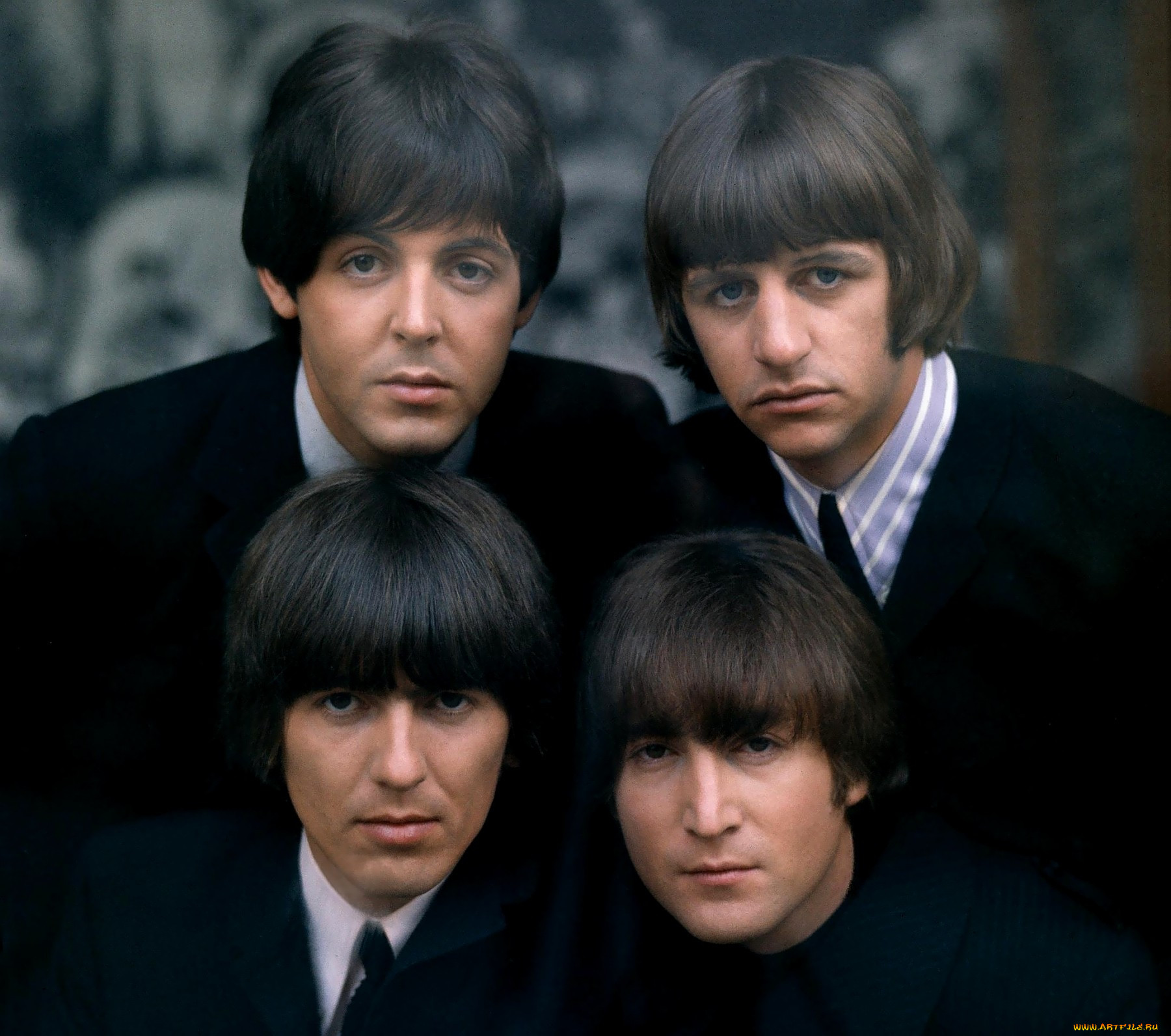 The Beatles в шарфах